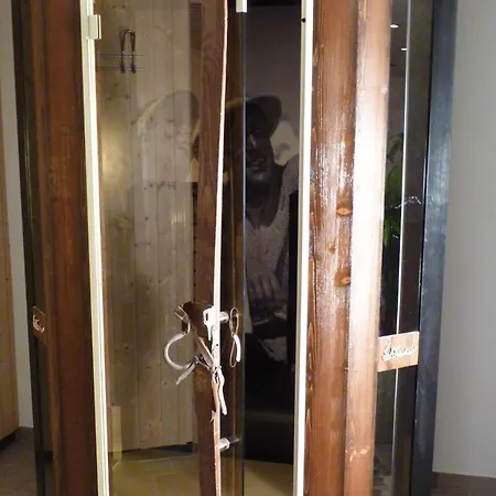 格尼维斯酒店 3* 劳里斯